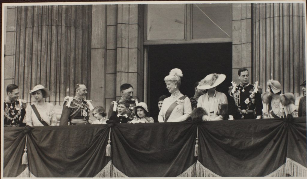 The balcony at Buckingham Palace, Silver Jubilee 1936